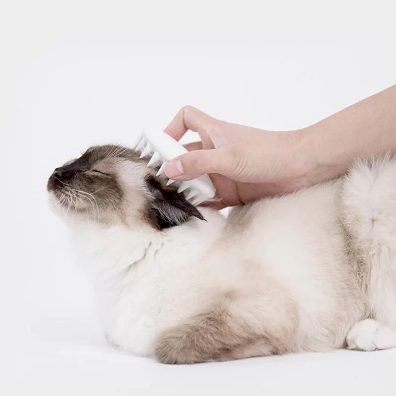Pamper Paws — Silicone Cat Grooming Comb Brush