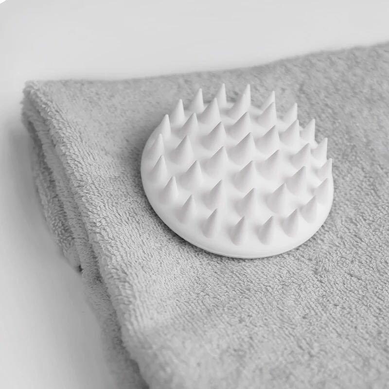 Pamper Paws — Silicone Cat Grooming Comb Brush